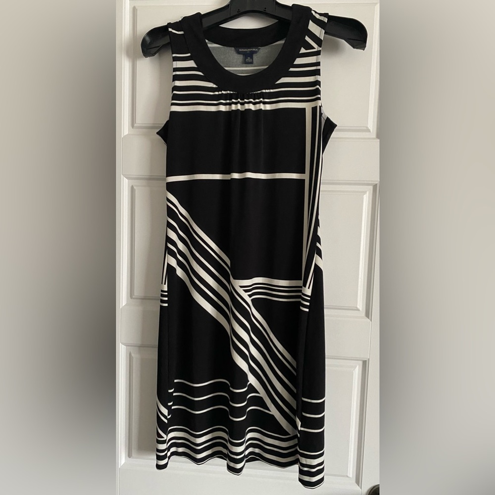 Banana Republic Striped Sleeveless Knee Length Dress